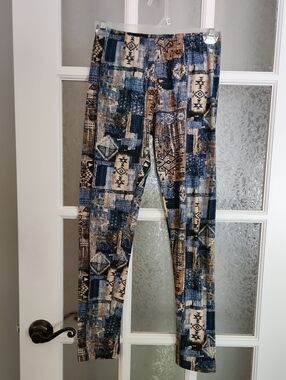2 for 25$***Hot Kiss Blue and Tan Aztec Print Leggings
